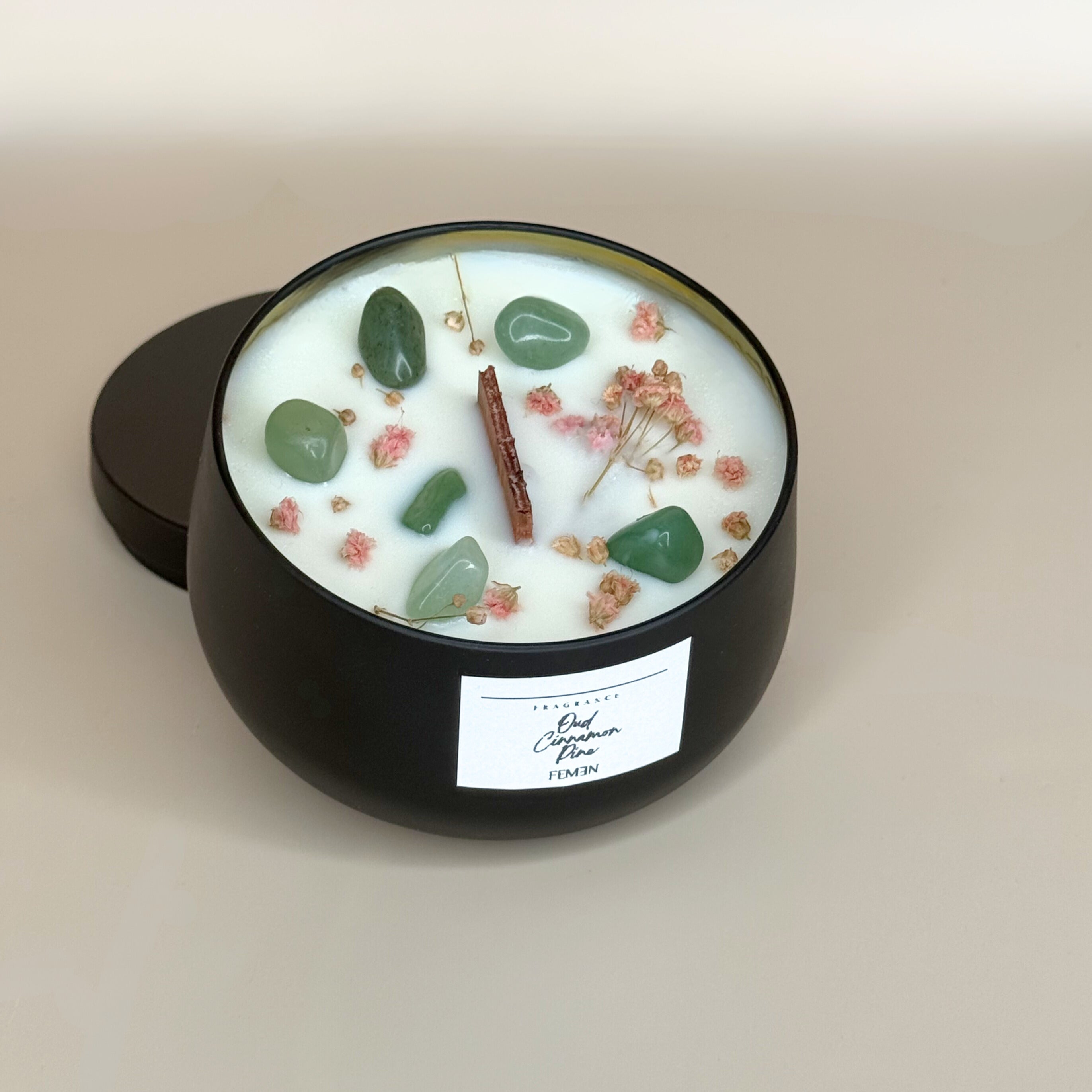 OUD CINNAMON PINE - Duftkerze mit Holzdocht