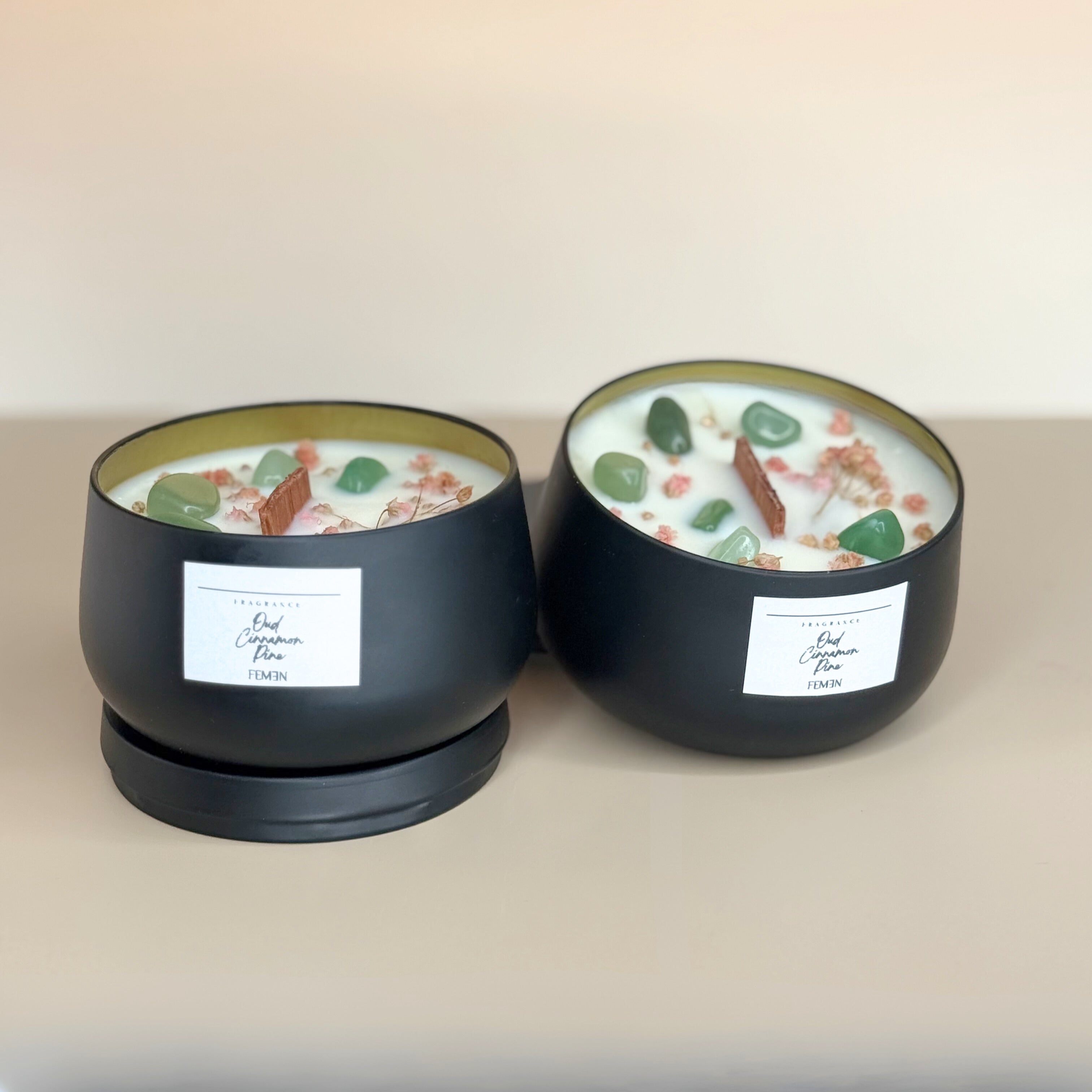 OUD CINNAMON PINE - Duftkerze mit Holzdocht