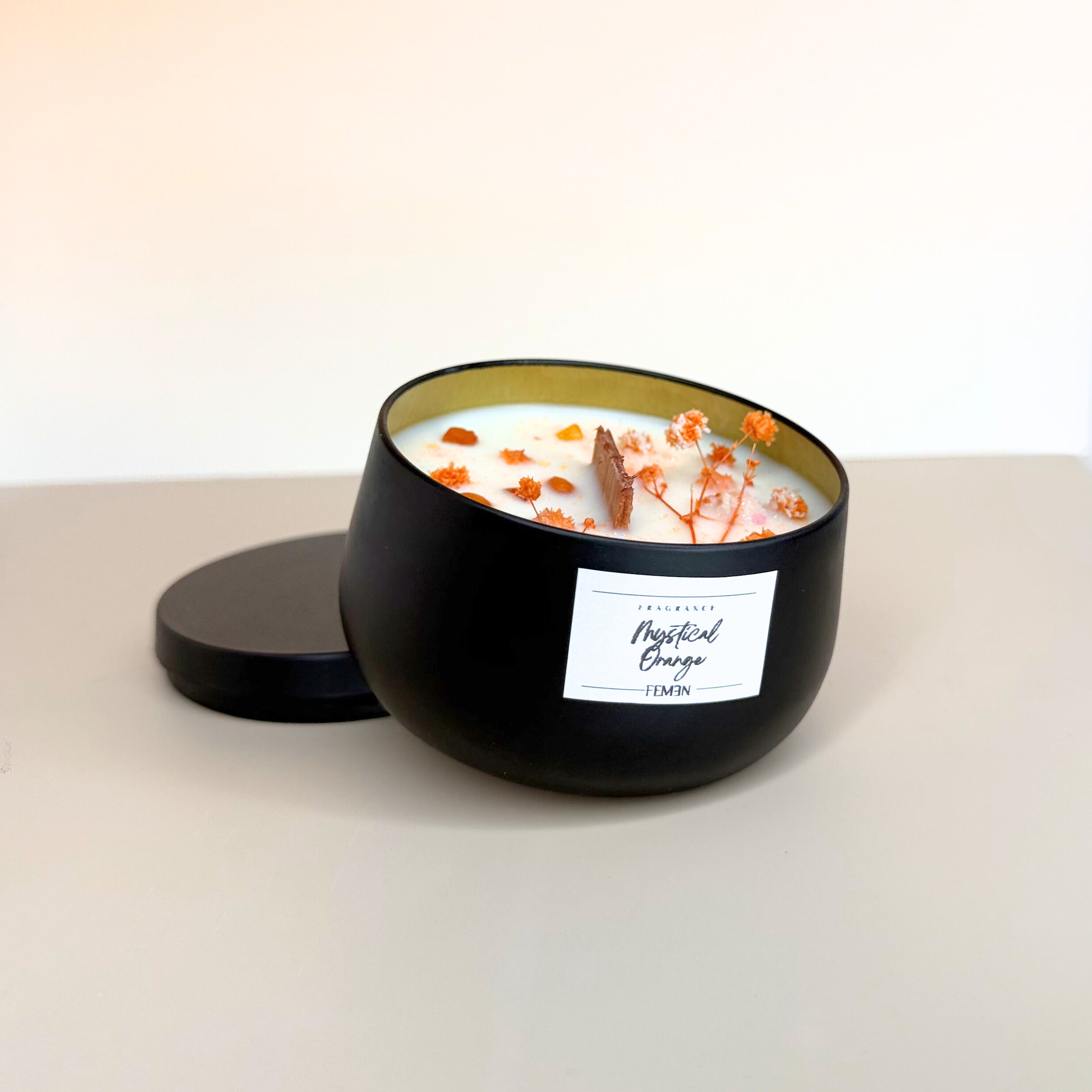 MYSTICAL ORANGE - Duftkerze mit Holzdocht