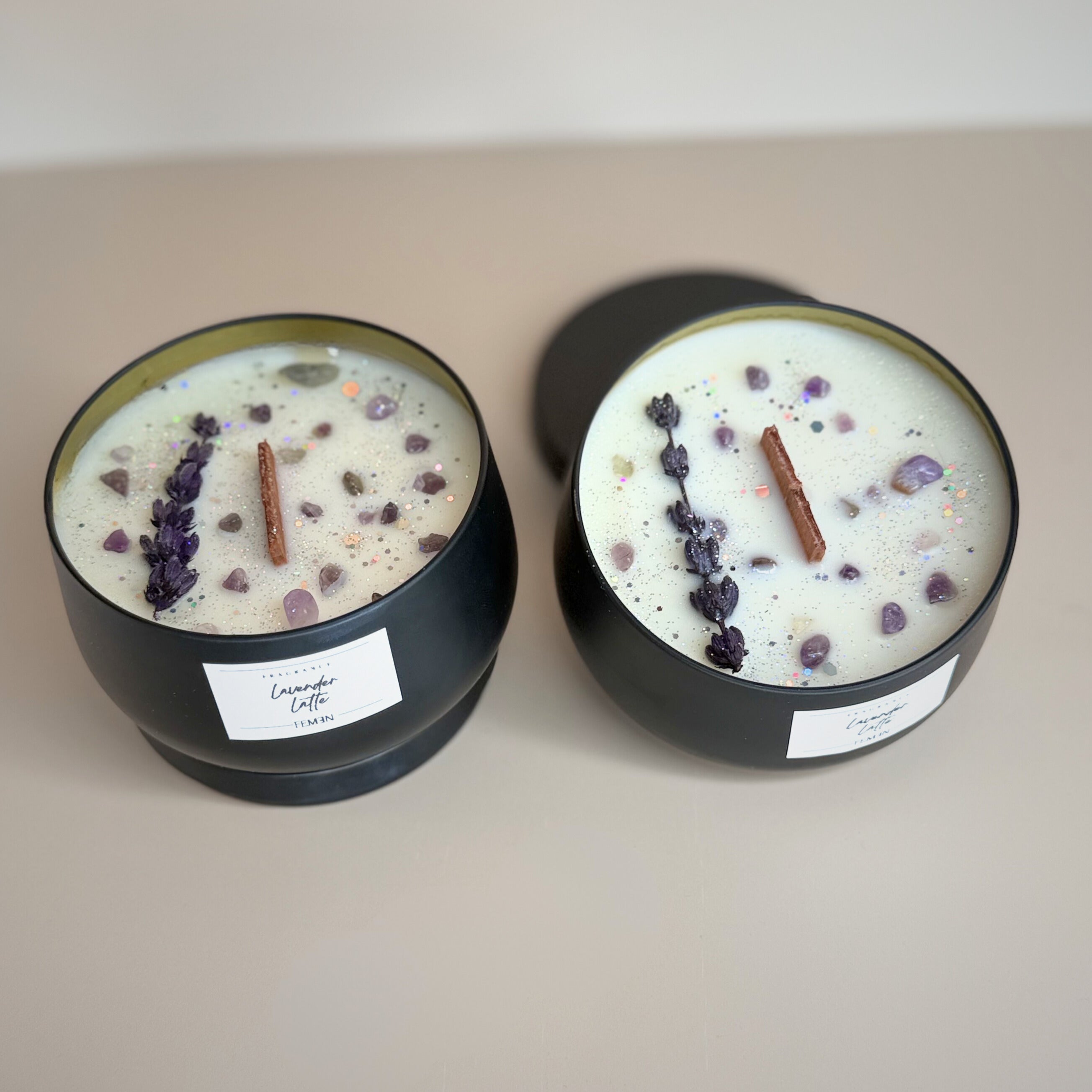LAVENDER LATTE - Duftkerze mit Holzdocht
