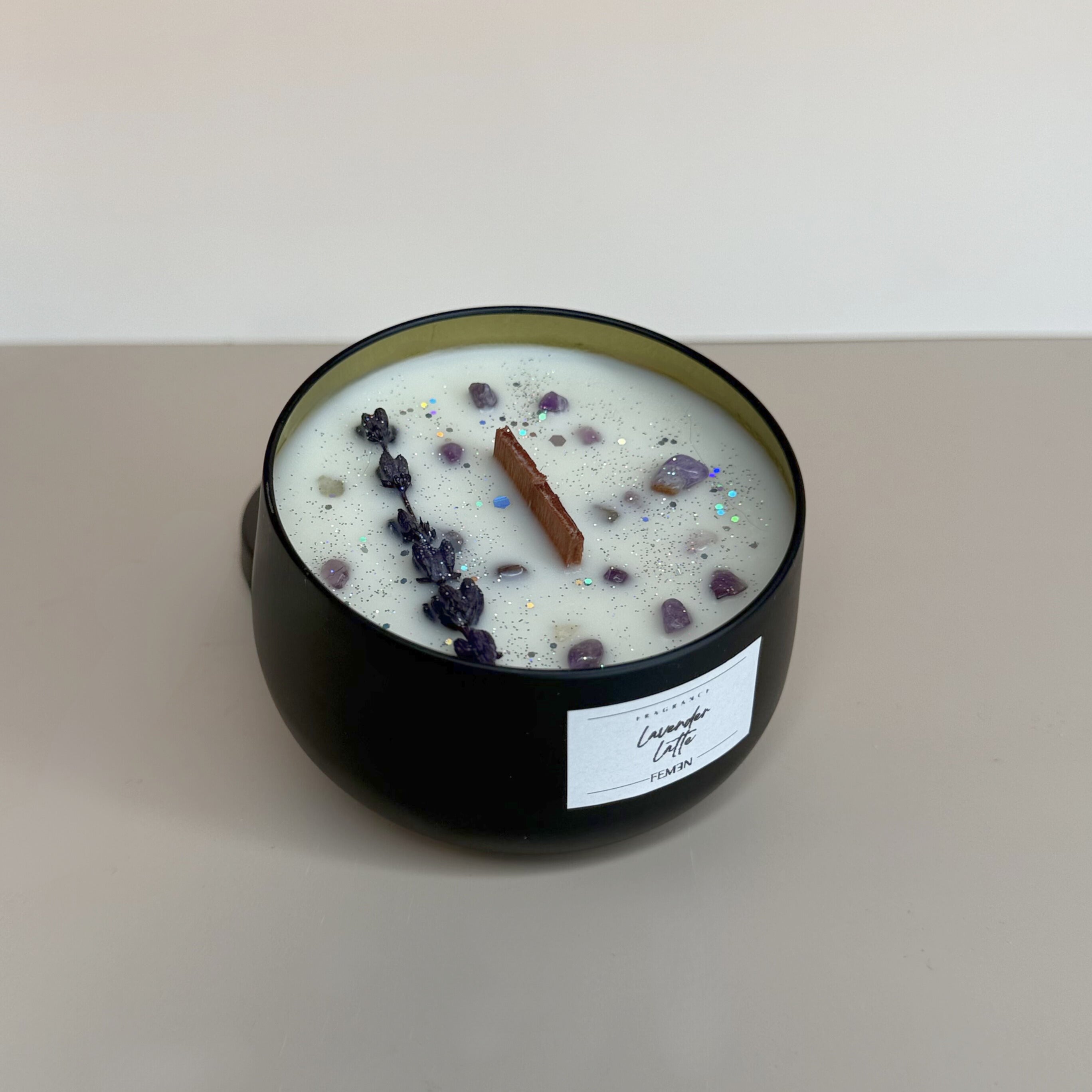 LAVENDER LATTE - Duftkerze mit Holzdocht